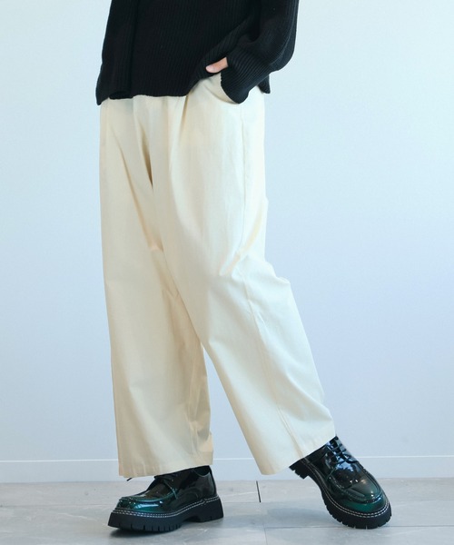 aimoha（アイモハ）の「aimoha men飾りステッチワイドパンツ（スラックス・メンズ・ブラック/ホワイト/ブラウン・MEDIUM/LARGE/X-LARGE）」の2枚目の写真