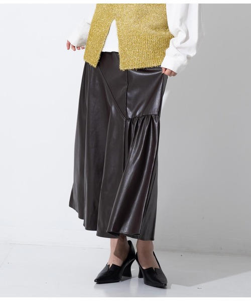 Settimissimo（セッティミッシモ）の「レザータッチアシンメトリー切替ギャザースカート（スカート・レディース・ブラウン/ブラック・M）」の7枚目の写真