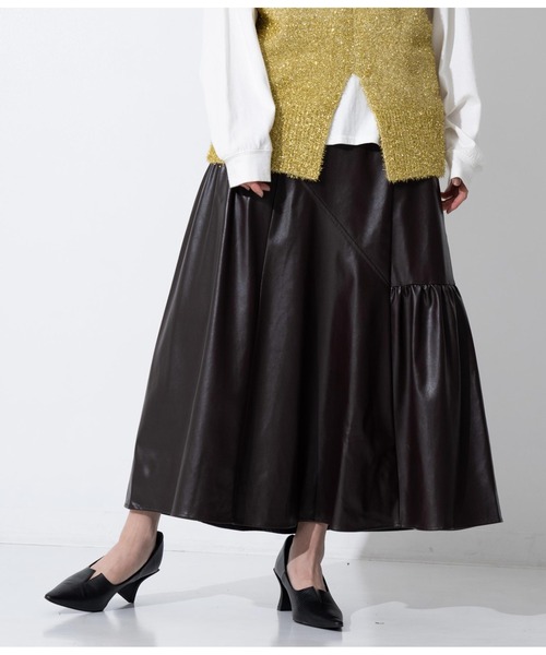 Settimissimo（セッティミッシモ）の「レザータッチアシンメトリー切替ギャザースカート（スカート・レディース・ブラウン/ブラック・M）」の8枚目の写真