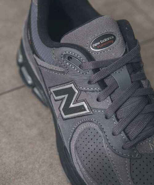 NEW BALANCE（ニューバランス）の「NEW BALANCE　M2002R（スニーカー・メンズ・ダークグレー・28/26/27）」の2枚目の写真