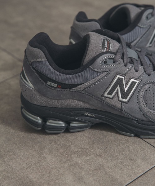 NEW BALANCE（ニューバランス）の「NEW BALANCE　M2002R（スニーカー・メンズ・ダークグレー・28/26/27）」の3枚目の写真
