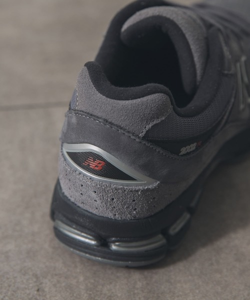 NEW BALANCE（ニューバランス）の「NEW BALANCE　M2002R（スニーカー・メンズ・ダークグレー・28/26/27）」の4枚目の写真