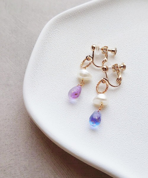 tone（トーン）の「【Cherie+Chambre】Baroque Pearl×Drop Beads Earring（イヤリング・レディース・ピンク/グリーン/パープル・FREE）」の3枚目の写真