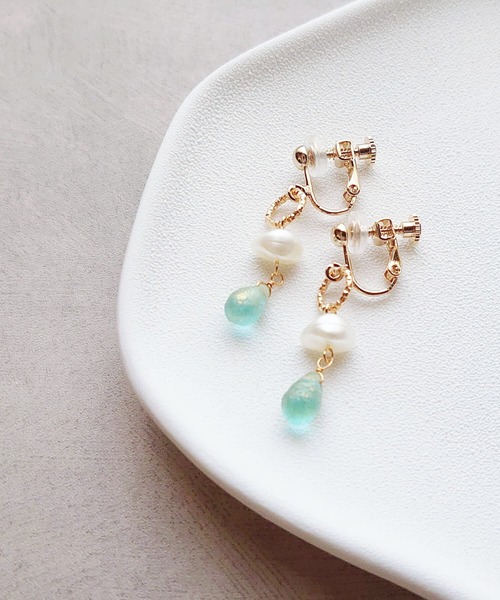 tone（トーン）の「【Cherie+Chambre】Baroque Pearl×Drop Beads Earring（イヤリング・レディース・ピンク/グリーン/パープル・FREE）」の2枚目の写真