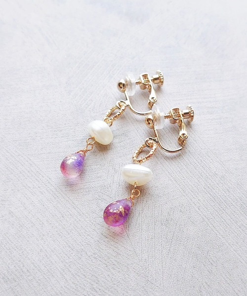 tone（トーン）の「【Cherie+Chambre】Baroque Pearl×Drop Beads Earring（イヤリング・レディース・ピンク/グリーン/パープル・FREE）」の6枚目の写真