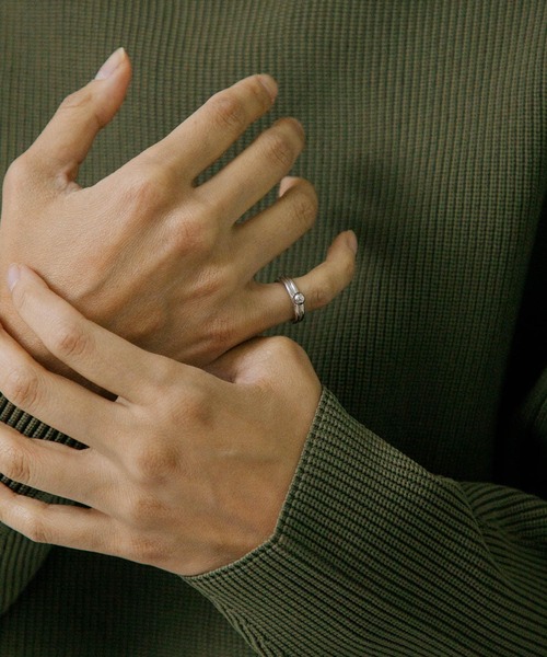 URBAN RESEARCH（アーバンリサーチ）の「『別注』Naotokojima×URBAN RESEARCH　ball p ring（リング・レディース・シルバー/ゴールド・5）」の3枚目の写真