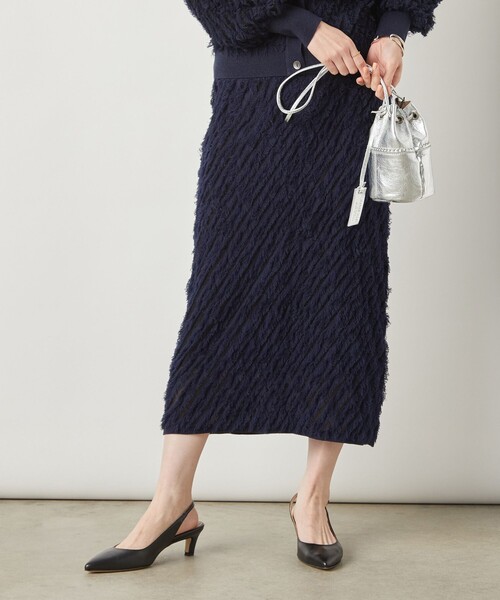 NOLLEY’S Sophi（ノーリーズソフィ）の「《手洗い可能》《セットアップ対応》ラメシアー斜めフリンジタイトニットスカート（スカート・レディース・ダークネイビー/シルバー・FREE）」の5枚目の写真