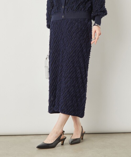 NOLLEY’S Sophi（ノーリーズソフィ）の「《手洗い可能》《セットアップ対応》ラメシアー斜めフリンジタイトニットスカート（スカート・レディース・ダークネイビー/シルバー・FREE）」の8枚目の写真