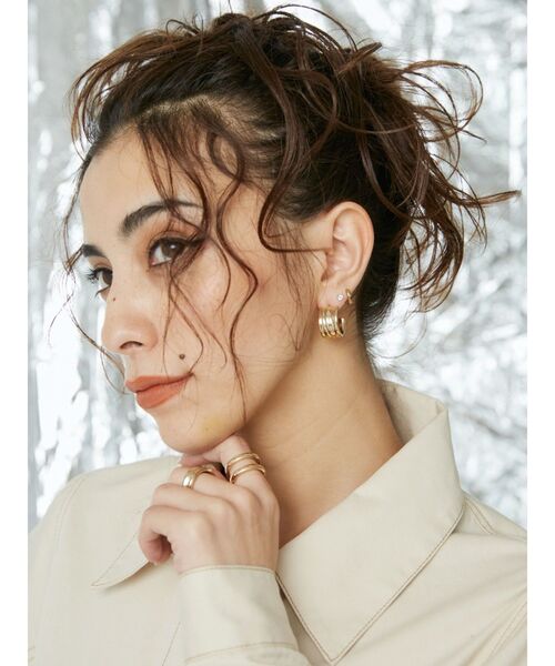 EVRIS（エヴリス）の「WIDE HOOPピアス（ピアス（両耳用）・レディース・シルバー/ゴールド・FREE）」の3枚目の写真