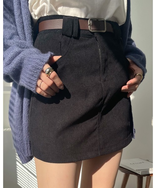 Ada.(エイダ)の「ベルト付き コーデュロイ ミニスカート(スカート・レディース・チャコール/ブラック/ブラウン・M/L)」の11枚目の写真