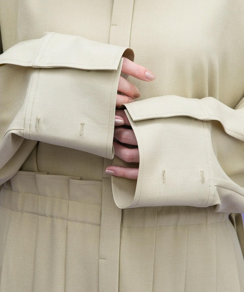 KBF(ケイビーエフ)の「プリーツドッキングワンピース(ワンピース・レディース・チャコールグレー/グリーン系その他・36/38)」の7枚目の写真