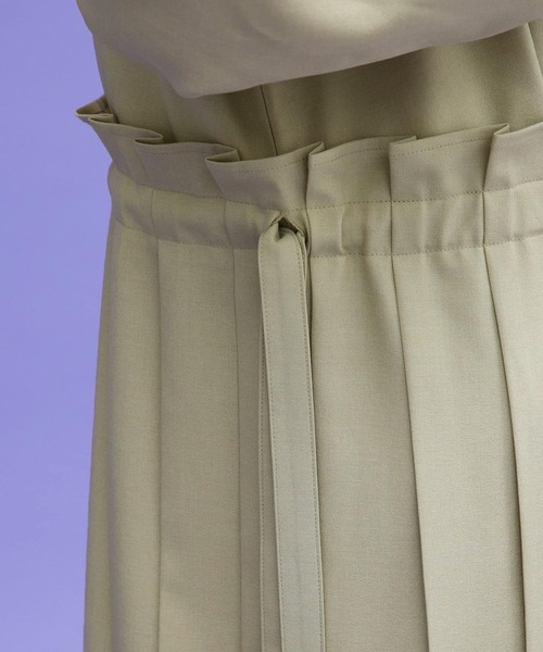 KBF(ケイビーエフ)の「プリーツドッキングワンピース(ワンピース・レディース・チャコールグレー/グリーン系その他・36/38)」の9枚目の写真