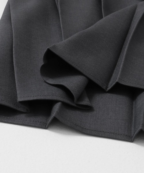 KBF(ケイビーエフ)の「プリーツドッキングワンピース(ワンピース・レディース・チャコールグレー/グリーン系その他・36/38)」の19枚目の写真