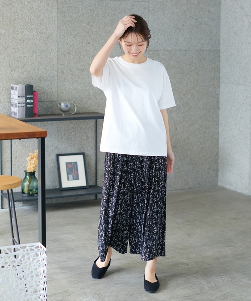 Honeys（ハニーズ）の「きれいめＴシャツ（Tシャツ/カットソー・レディース・イエロー/グリーン/オフホワイト/ブラック/スミクロ/グレイッシュベージュ/ダークブルー/モカ・LL/3L/SS/S/M/L）」の22枚目の写真