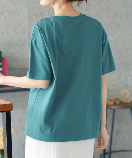 Honeys（ハニーズ）の「きれいめＴシャツ（Tシャツ/カットソー・レディース・イエロー/グリーン/オフホワイト/ブラック/スミクロ/グレイッシュベージュ/ダークブルー/モカ・LL/3L/SS/S/M/L）」の15枚目の写真