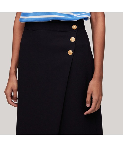 TOMMY HILFIGER（トミーヒルフィガー）の「ゴールドボタンミディスカート（スカート・レディース・ネイビー・34inch/32inch/36inch）」の2枚目の写真