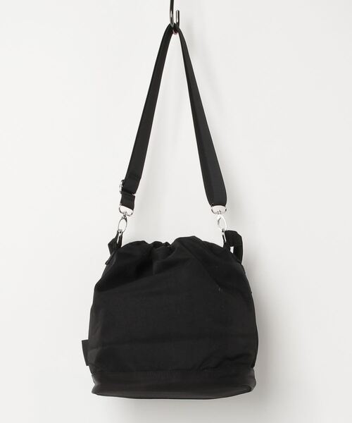 HusHusH（ハッシュアッシュ）の「HusHusH ハッシュアッシュ ヘルメット巾着（ショルダーバッグ・レディース・ピンク/アイボリー/ブラック/ブルー・フリー）」の15枚目の写真