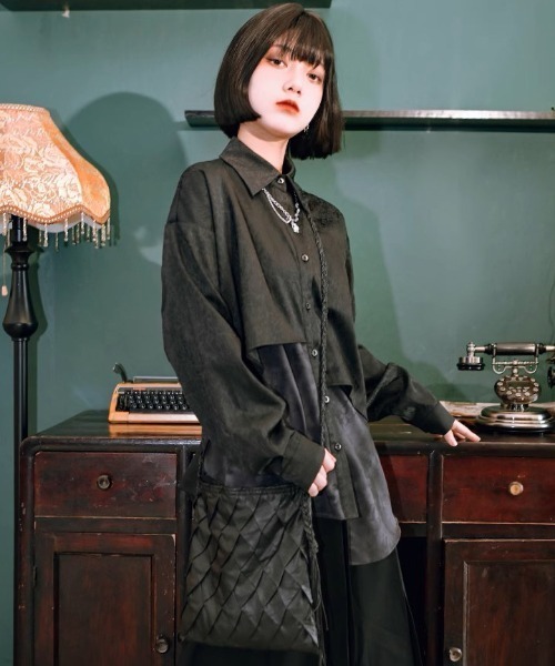 A'GEM9(エージェムナイン)の「『古怪舎/グガイシャ』 /デザインシャツ①(シャツ/ブラウス・レディース・ブラック・L)」の4枚目の写真