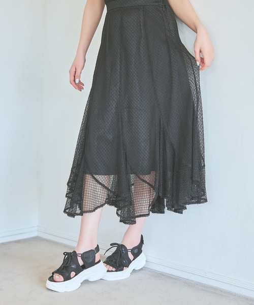 mysty woman(ミスティウーマン)の「メッシュエスカルゴスカート 124761(スカート・レディース・ブラック/ブルー/アイボリー・FREE)」の3枚目の写真