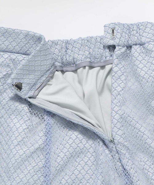 mysty woman(ミスティウーマン)の「メッシュエスカルゴスカート 124761(スカート・レディース・ブラック/ブルー/アイボリー・FREE)」の22枚目の写真