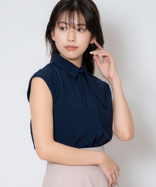 NOELA(ノエラ)の「リボンクロップドブラウス(シャツ/ブラウス・レディース・ネイビー/ベージュ/サックスブルー/オフホワイト・フリー)」の15枚目の写真