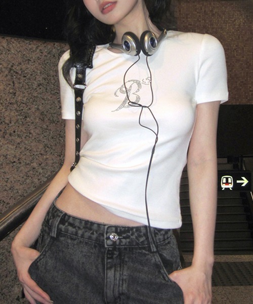 みや966TRUBE ロゴ・ラインストーンbigTU/939T セール】ロゴラインストーン Tシャツ（Tシャツ/カットソー