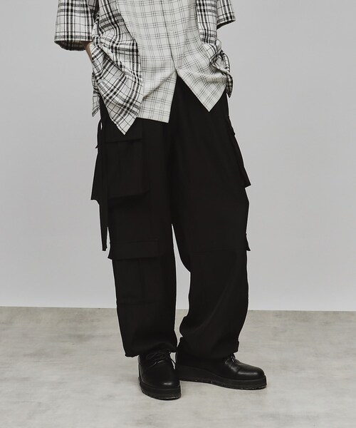 tk.TAKEO KIKUCHI（ティーケータケオキクチ）の「◆テクニカルカーゴパンツ（その他パンツ・メンズ・チャコールグレー/ブラック/ライトベージュ・02/03）」の7枚目の写真