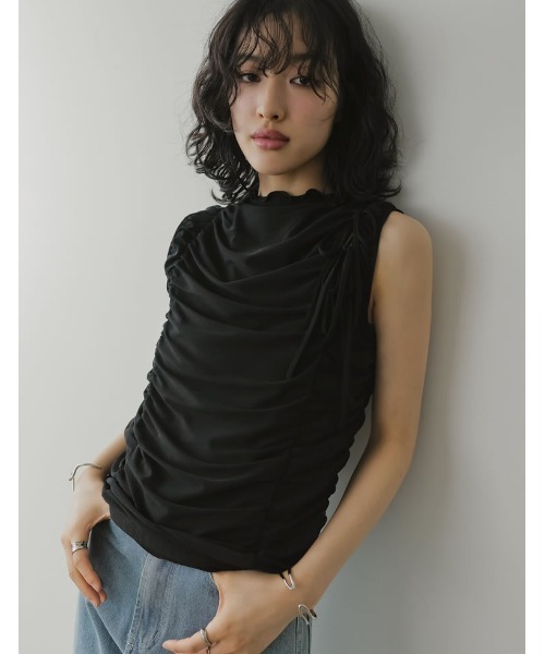 Re:EDIT（リエディ）の「[2024 SUMMER COLLECTION]サイドリボンギャザーチュールトップス（タンクトップ・レディース・ブラック/ホワイト/ブラウン・MEDIUM/LARGE）」の2枚目の写真