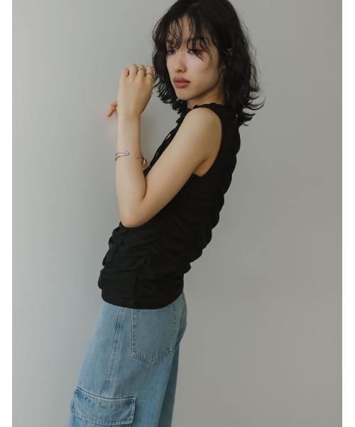Re:EDIT（リエディ）の「[2024 SUMMER COLLECTION]サイドリボンギャザーチュールトップス（タンクトップ・レディース・ブラック/ホワイト/ブラウン・MEDIUM/LARGE）」の6枚目の写真