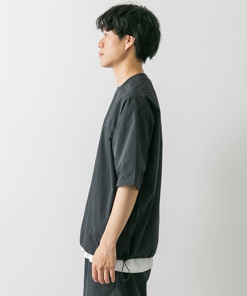 URBAN RESEARCH DOORS（アーバンリサーチドアーズ）の「URDリップストップナイロンTシャツ（Tシャツ/カットソー・メンズ・グレー系その他/ブラック/チャコールグレー・MEDIUM/LARGE）」の20枚目の写真