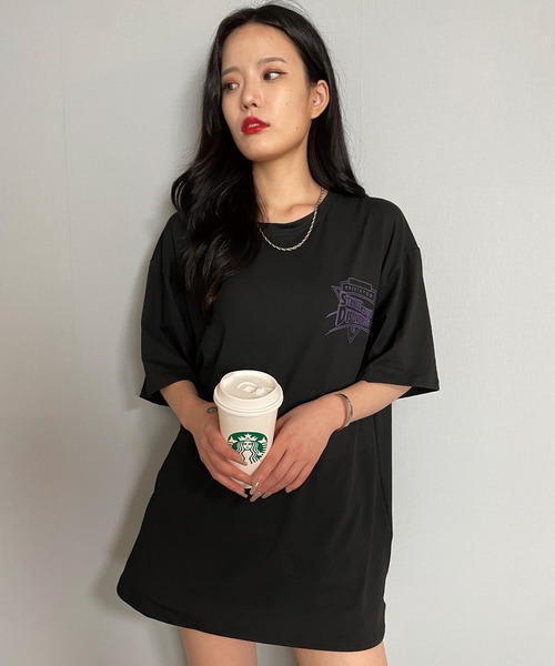 Teem Store(チームストア)の「オーバーシルエット BIGロゴプリント Tシャツ(Tシャツ/カットソー・レディース・ホワイト/ブラック・M/XL/L)」の3枚目の写真