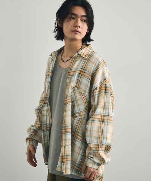Shoowtime（ショウタイム）の「オーバーサイズビッグシルエットカジュアルチェックシャツ（シャツ/ブラウス・メンズ・ホワイト/ダークグリーン/ライトブルー/グリーン/ブラウン/キャメル/レッド/ネイビー/イエロー/オレンジ/ブルー/ブルー系その他/スカイブルー系/サックスブルー系/レッド系その他/オリーブ系/イエロー系その他/ブラウン系その他/パープル系その他/ピンク/バーガンディー/ホワイト×ブラック・LARGE/X-LARGE/MEDIUM/SMALL）」の13枚目の写真