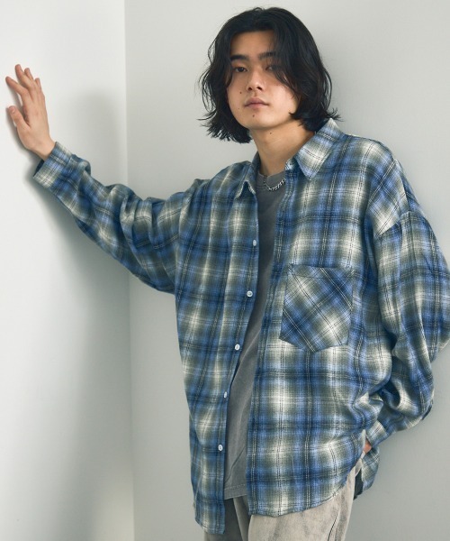 Shoowtime（ショウタイム）の「オーバーサイズビッグシルエットカジュアルチェックシャツ（シャツ/ブラウス・メンズ・ホワイト/ダークグリーン/ライトブルー/グリーン/ブラウン/キャメル/レッド/ネイビー/イエロー/オレンジ/ブルー/ブルー系その他/スカイブルー系/サックスブルー系/レッド系その他/オリーブ系/イエロー系その他/ブラウン系その他/パープル系その他/ピンク/バーガンディー/ホワイト×ブラック・LARGE/X-LARGE/MEDIUM/SMALL）」の11枚目の写真