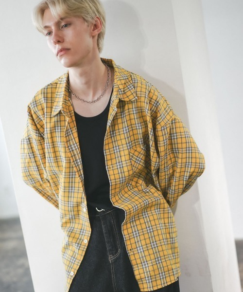 Shoowtime（ショウタイム）の「オーバーサイズビッグシルエットカジュアルチェックシャツ（シャツ/ブラウス・メンズ・ホワイト/ダークグリーン/ライトブルー/グリーン/ブラウン/キャメル/レッド/ネイビー/イエロー/オレンジ/ブルー/ブルー系その他/スカイブルー系/サックスブルー系/レッド系その他/オリーブ系/イエロー系その他/ブラウン系その他/パープル系その他/ピンク/バーガンディー/ホワイト×ブラック・LARGE/X-LARGE/MEDIUM/SMALL）」の15枚目の写真