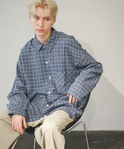 Shoowtime（ショウタイム）の「オーバーサイズビッグシルエットカジュアルチェックシャツ（シャツ/ブラウス・メンズ・ホワイト/ダークグリーン/ライトブルー/グリーン/ブラウン/キャメル/レッド/ネイビー/イエロー/オレンジ/ブルー/ブルー系その他/スカイブルー系/サックスブルー系/レッド系その他/オリーブ系/イエロー系その他/ブラウン系その他/パープル系その他/ピンク/バーガンディー/ホワイト×ブラック・LARGE/X-LARGE/MEDIUM/SMALL）」の10枚目の写真