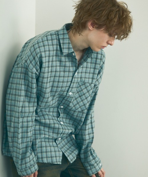 Shoowtime（ショウタイム）の「オーバーサイズビッグシルエットカジュアルチェックシャツ（シャツ/ブラウス・メンズ・ホワイト/ダークグリーン/ライトブルー/グリーン/ブラウン/キャメル/レッド/ネイビー/イエロー/オレンジ/ブルー/ブルー系その他/スカイブルー系/サックスブルー系/レッド系その他/オリーブ系/イエロー系その他/ブラウン系その他/パープル系その他/ピンク/バーガンディー/ホワイト×ブラック・LARGE/X-LARGE/MEDIUM/SMALL）」の8枚目の写真