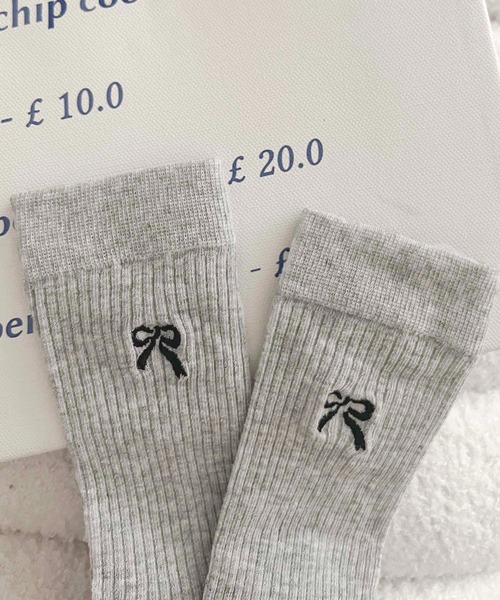 apres jour clair(アプレジュールクレア)の「【apres jour clair×ARIAZ】リボン刺繍ソックス(ソックス/靴下・レディース・チャコールグレー/グレー・FREE)」の5枚目の写真
