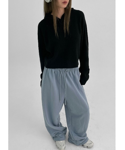 BLACKUP（ブラックアップ）の「[MADE] キンシュクロップラグランパーカーニット（パーカー・レディース・ブラック/チャコール/ベージュ・ONESIZE）」の20枚目の写真