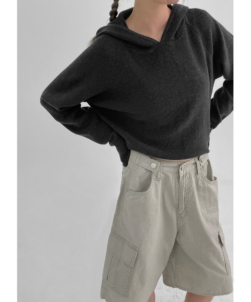 BLACKUP（ブラックアップ）の「[MADE] キンシュクロップラグランパーカーニット（パーカー・レディース・ブラック/チャコール/ベージュ・ONESIZE）」の15枚目の写真