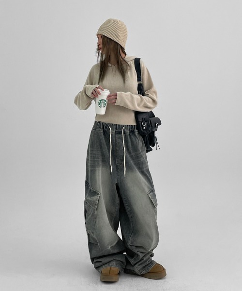 BLACKUP（ブラックアップ）の「[MADE] キンシュクロップラグランパーカーニット（パーカー・レディース・ブラック/チャコール/ベージュ・ONESIZE）」の6枚目の写真