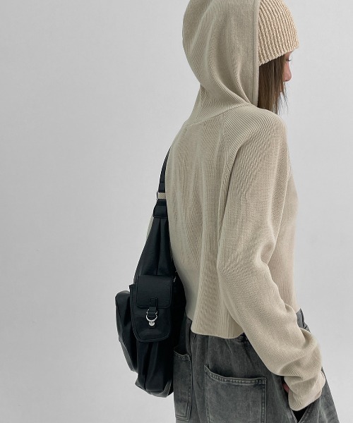 BLACKUP（ブラックアップ）の「[MADE] キンシュクロップラグランパーカーニット（パーカー・レディース・ブラック/チャコール/ベージュ・ONESIZE）」の9枚目の写真