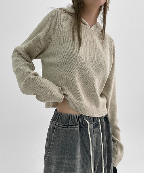 BLACKUP（ブラックアップ）の「[MADE] キンシュクロップラグランパーカーニット（パーカー・レディース・ブラック/チャコール/ベージュ・ONESIZE）」の10枚目の写真