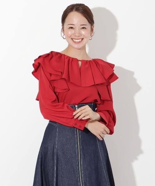 AND COUTURE（アンドクチュール）の「フリルケープブラウス（シャツ/ブラウス・レディース・アイボリー/ブラック/レッド/ダークブラウン・FREE）」の4枚目の写真