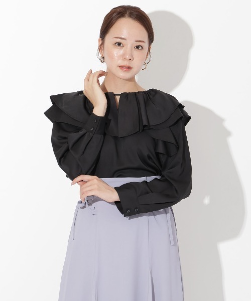 AND COUTURE（アンドクチュール）の「フリルケープブラウス（シャツ/ブラウス・レディース・アイボリー/ブラック/レッド/ダークブラウン・FREE）」の2枚目の写真