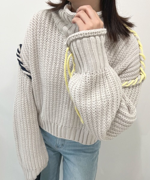 ABYS（アビス）の「切替配色がアクセントに。アシメ配色ステッチニットトップス（ニット/セーター・レディース・ブラック/ブルー/ライトグレー・FREE）」の2枚目の写真