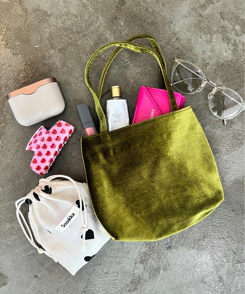 StyleSea（スタイルシー）の「ベルベットミニバッグ（トートバッグ・レディース・カーキ/ブラック/シルバー/ピンク/ブラウン/ネイビー/オレンジ/コバルトブルー・FREE）」の4枚目の写真