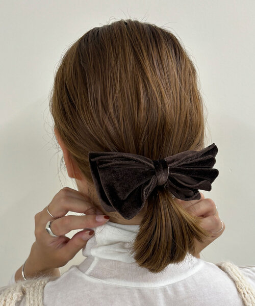 SHENERY（シーナリー）の「ベロアリボンバレッタ（その他ヘアアクセサリー・レディース・ブラック/ブラウン・FREE）」の5枚目の写真