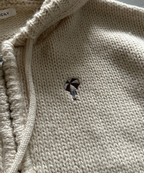 ONCILY（オンシェリー）の「ONEPOINT LOGO FULL-ZIP KNIT HOODIE / ワンポイントロゴフルジップニットフーディ（パーカー・メンズ・ネイビー/アイボリー/ブラック・MEDIUM/LARGE）」の22枚目の写真