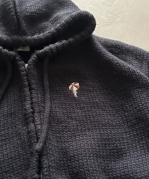 ONCILY（オンシェリー）の「ONEPOINT LOGO FULL-ZIP KNIT HOODIE / ワンポイントロゴフルジップニットフーディ（パーカー・メンズ・ネイビー/アイボリー/ブラック・MEDIUM/LARGE）」の7枚目の写真