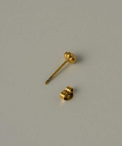 muku(ムク)の「PIERCE / MINIMUM ROSE(ピアス(両耳用)・レディース・シルバー/ゴールド・FREE)」の5枚目の写真